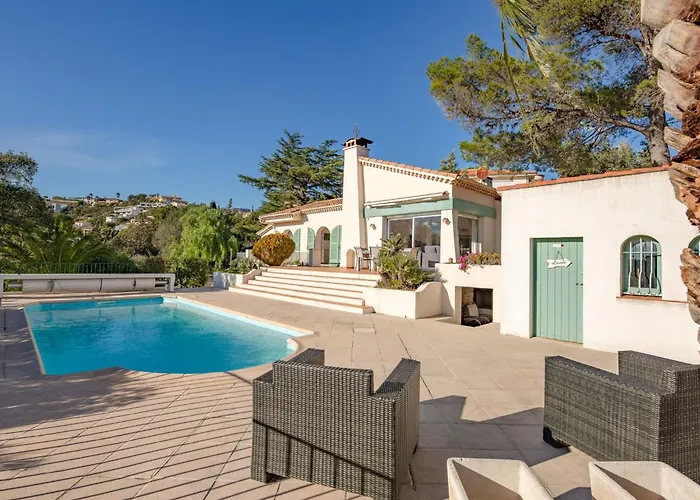 Les Chevrefeuilles By Interhome Saint Aygulf